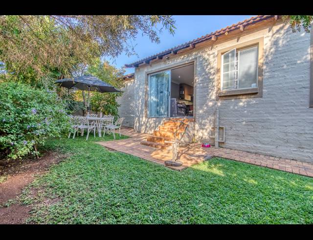 2 BEDROOM TOWNHOUSE FOR SALE IN HONEYDEW MANOR